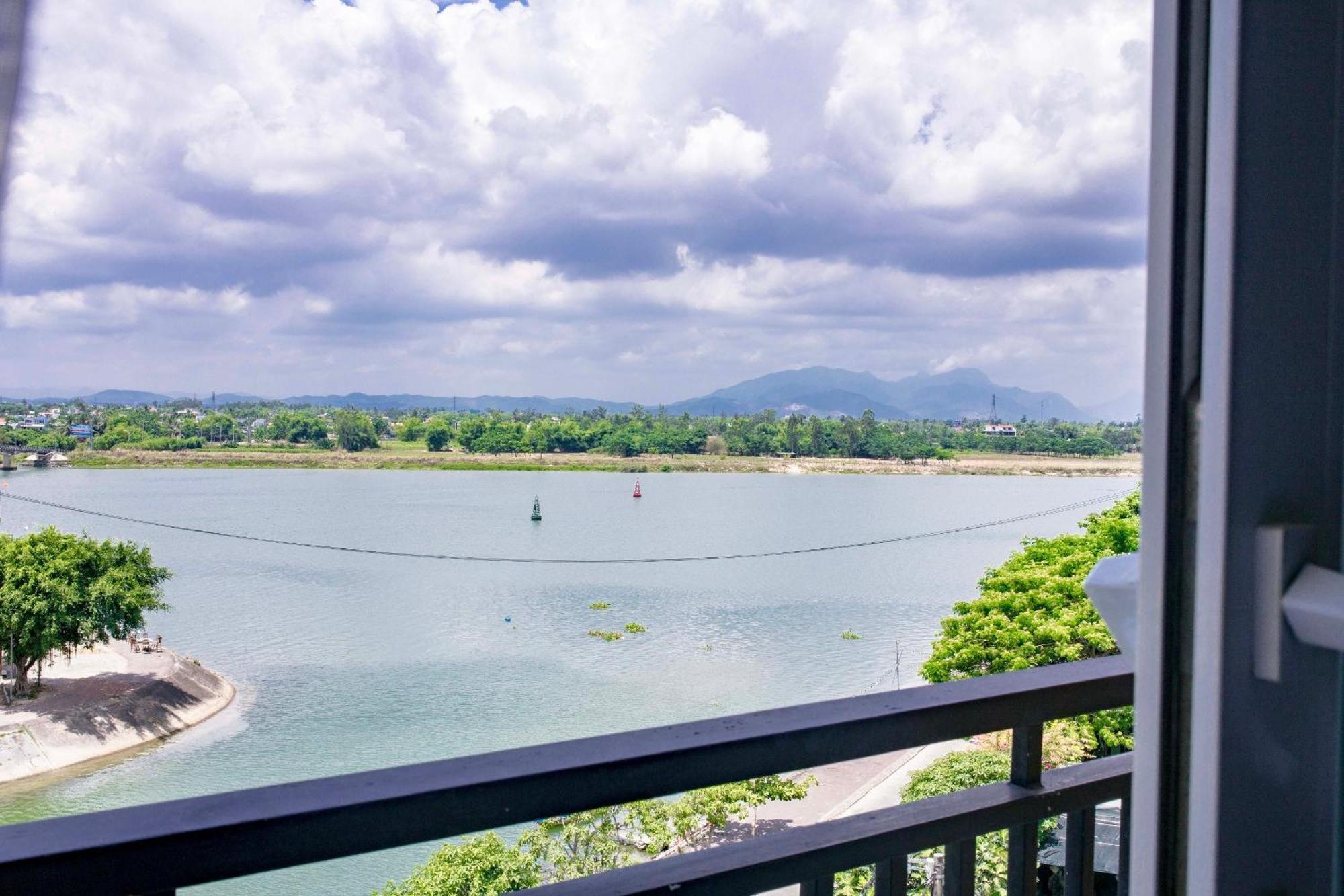Royal Riverside Hoi An Hotel & Spa Zewnętrze zdjęcie