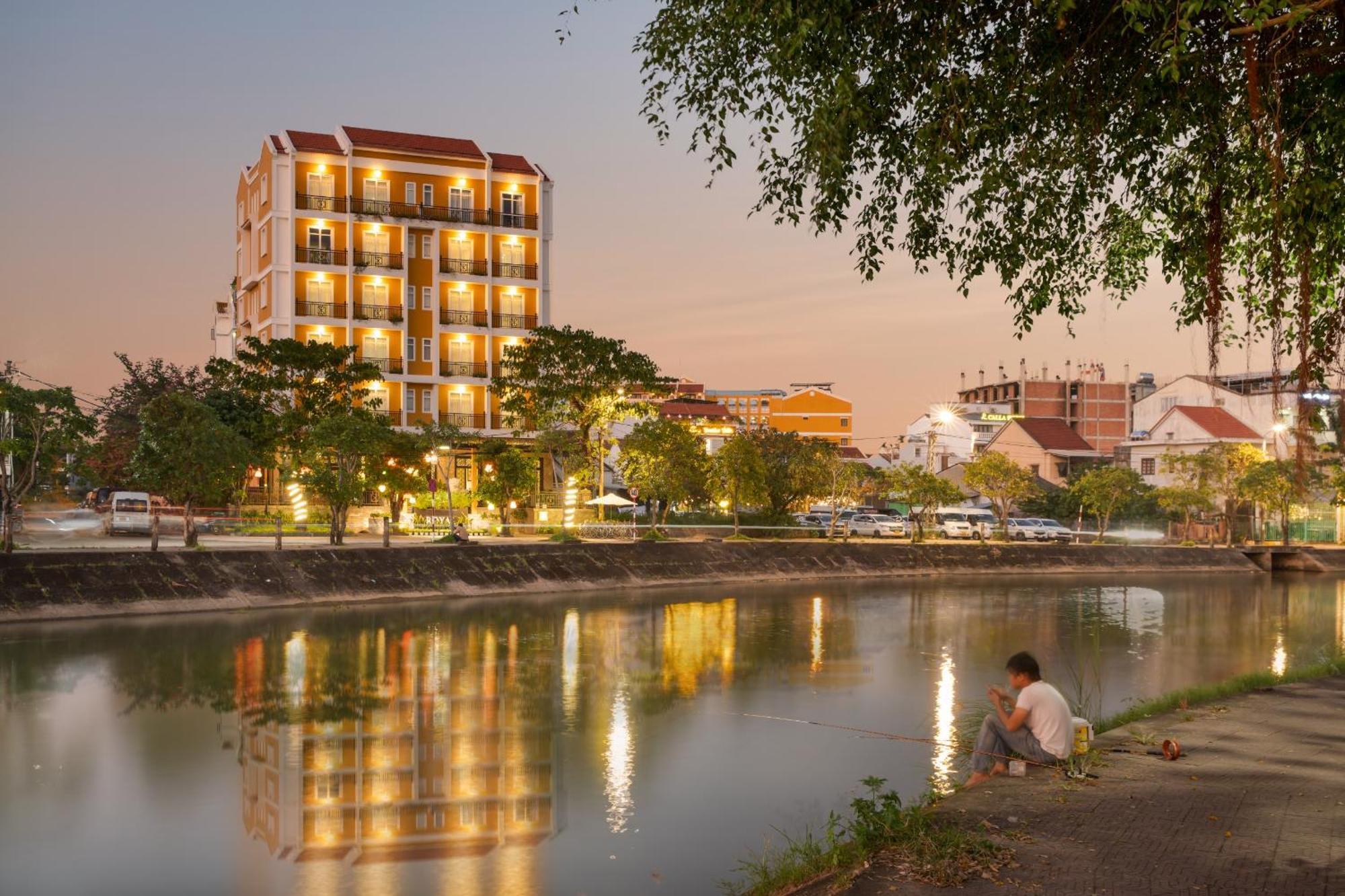 Royal Riverside Hoi An Hotel & Spa Zewnętrze zdjęcie